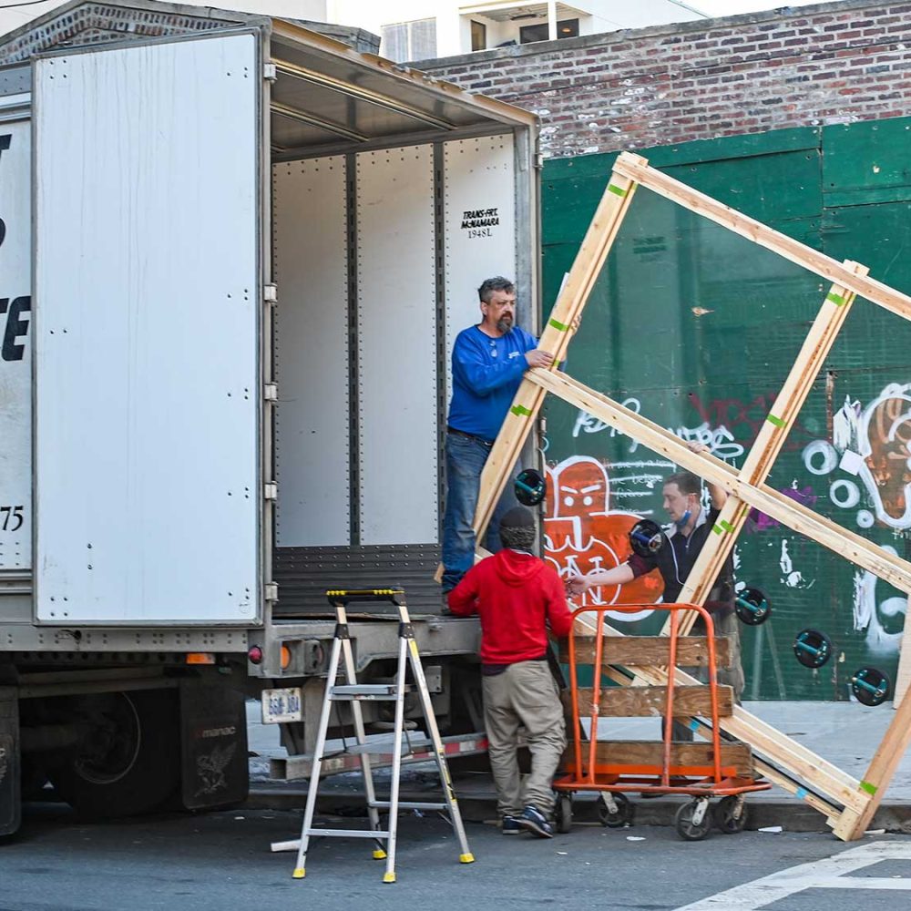 Long-Distance-Movers-And-Weekend-Moving-Options Long-Distance-Movers-And-Weekend-Moving-Options